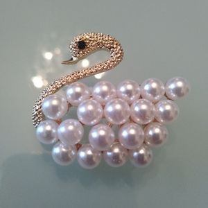 Pearl Swan Brooch